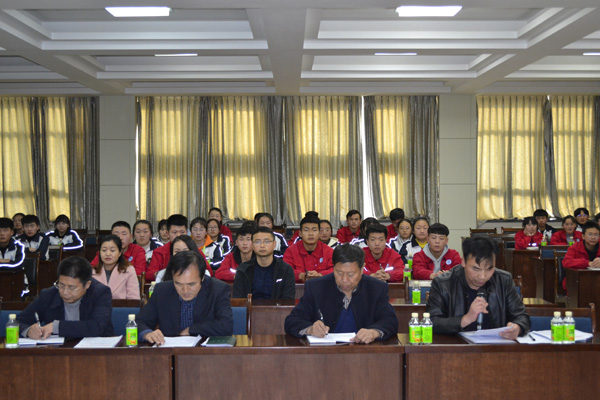 创新班级管理，促进学生成长——我校组织召开2019年班主任工作经验交流会(图文)