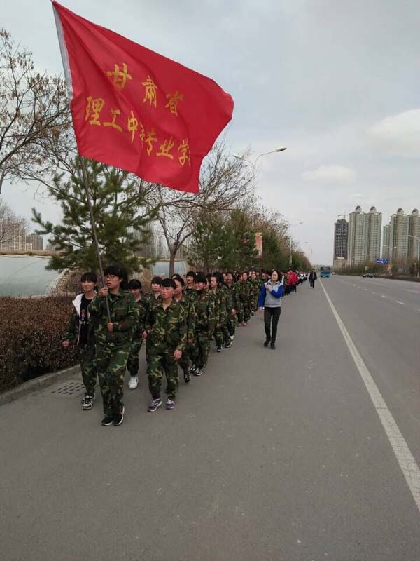 列队.jpg
