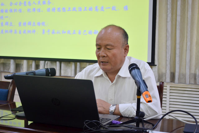 我校举行“严以修身，做合格的共产党员”专题教育党课